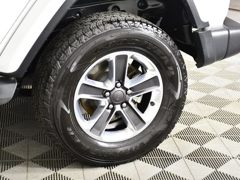 Used 2020 Jeep Wrangler Unlimited Sahara AWD/4WD image 52