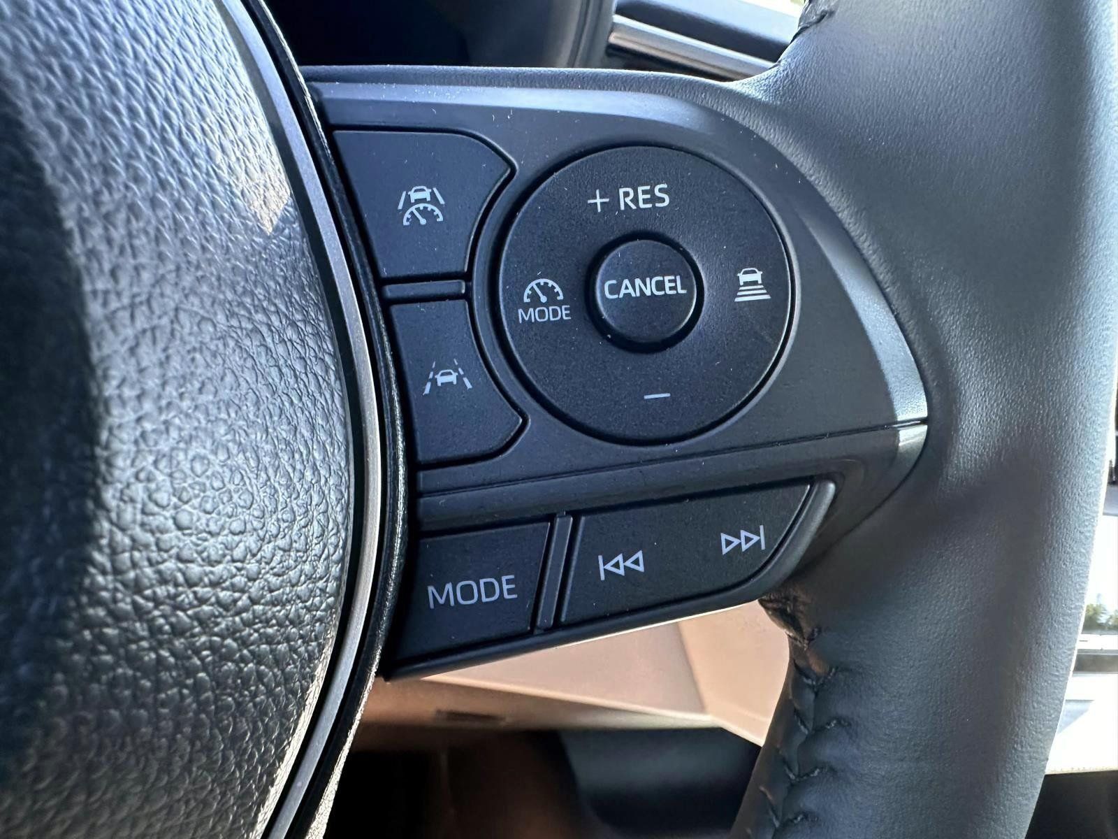 Used 2026 Toyota Corolla SE FWD image 17