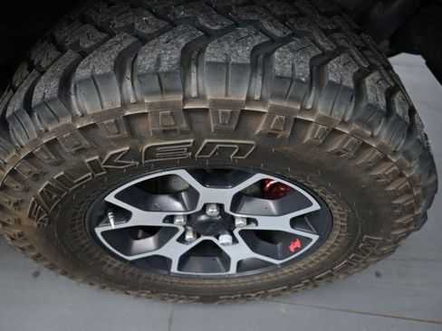 Used 2022 Jeep Wrangler Unlimited Rubicon w/ LED Lighting Group AWD/4WD image 9