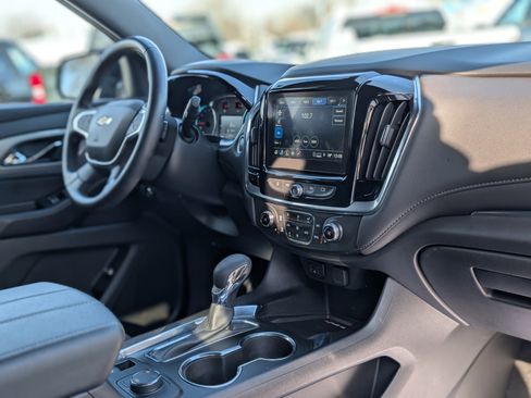 Used 2023 Chevrolet Traverse LT image 52