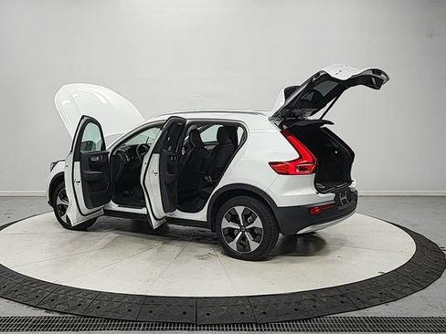 Used 2024 Volvo XC40 B5 Plus AWD/4WD image 14