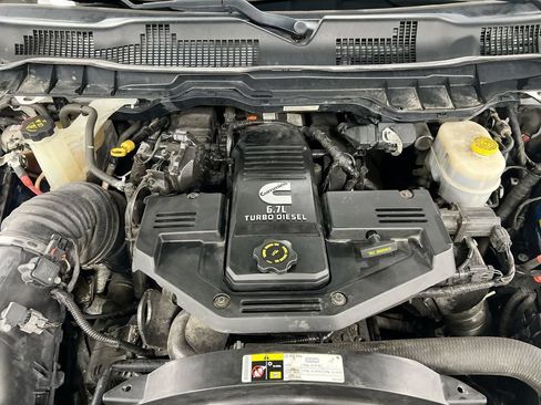 Used 2017 RAM 2500 Tradesman w/ Chrome Appearance Group AWD/4WD image 23