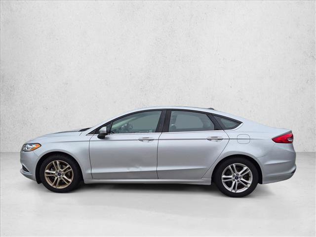 Used 2018 Ford Fusion SE w/ Fusion SE Technology Package FWD image 9