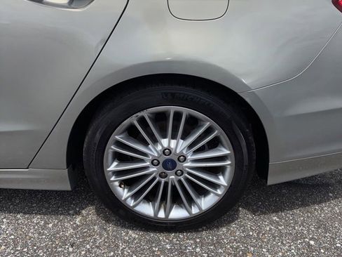 Used 2015 Ford Fusion SE w/ Equipment Group 202A FWD image 13
