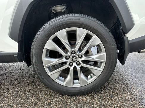 Certified 2022 Toyota RAV4 XLE Premium image 15