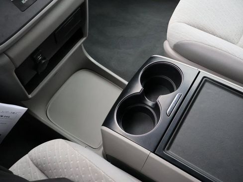 Used 2020 Toyota Sienna LE image 23