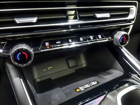 New 2026 Chevrolet Traverse Z71 w/ Driver Confidence Package image 23