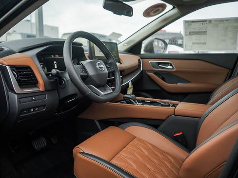 New 2026 Nissan Rogue Platinum image 18