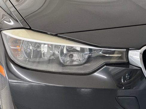 Used 2013 BMW 320i Sedan RWD image 10