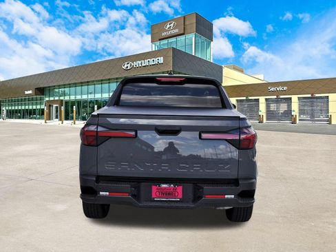 Used 2024 Hyundai Santa Cruz SE FWD image 7