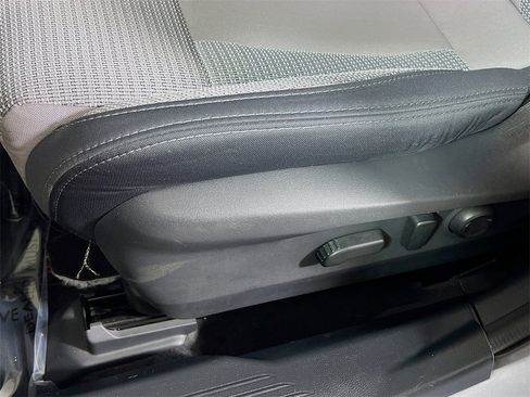 Used 2025 Subaru Outback Premium image 18