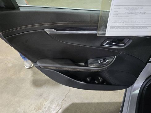Used 2016 Chevrolet Impala LT w/ Convenience Package FWD image 25