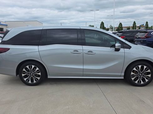 Used 2025 Honda Odyssey Elite image 6
