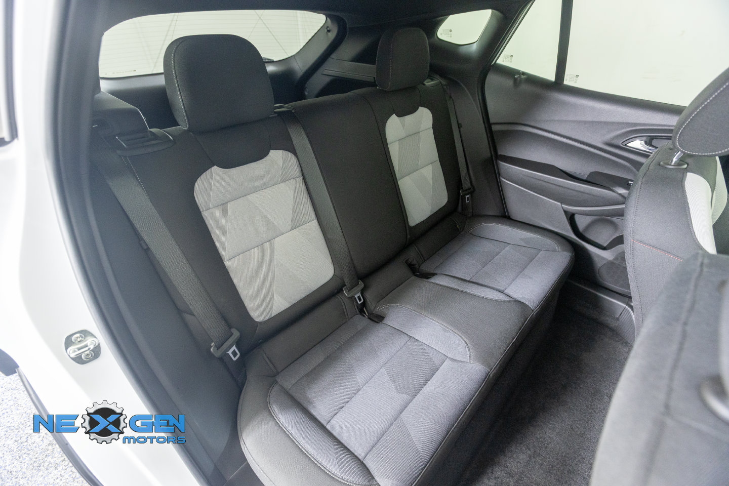 Used 2025 Chevrolet Trax RS w/ Driver Confidence Package FWD image 41