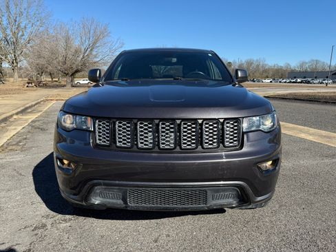 Used 2019 Jeep Grand Cherokee Altitude image 8