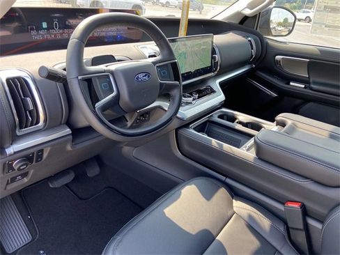 New 2025 Ford Expedition Max Platinum w/ Driver's Package image 16