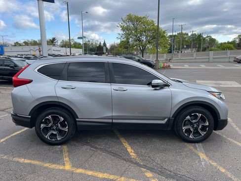 Used 2019 Honda CR-V Touring image 4