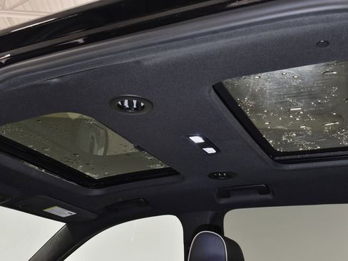 Used 2023 Chevrolet Traverse Premier w/ Redline Edition image 41