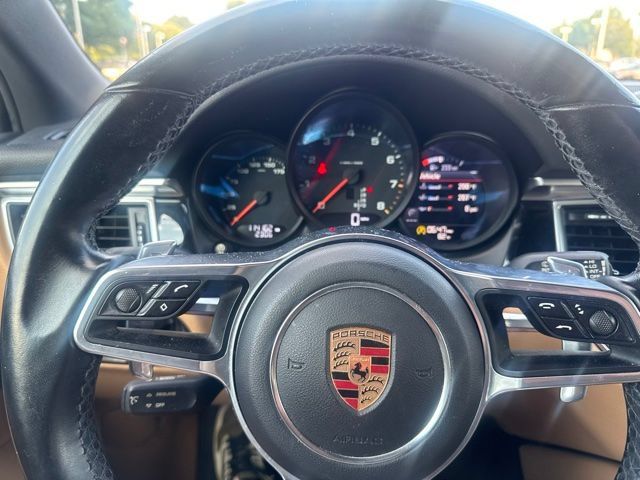 Used 2018 Porsche Macan AWD/4WD image 12