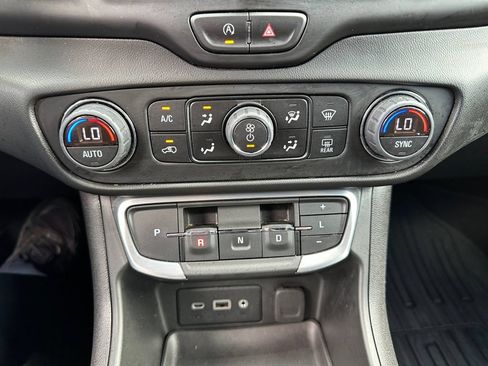 Used 2022 GMC Terrain SLE w/ Driver Convenience Package AWD/4WD image 23