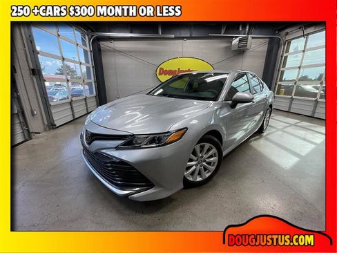 Used 2019 Toyota Camry LE FWD image 1