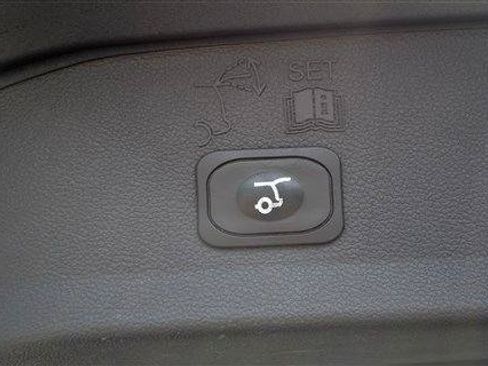 Used 2017 Ford Escape SE w/ SE Leather Comfort Package FWD image 22