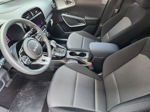 Used 2025 Kia Soul S image 10