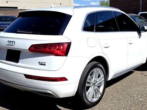 Used 2018 Audi Q5 2.0T Premium Plus w/ Premium Plus Package AWD/4WD image 2