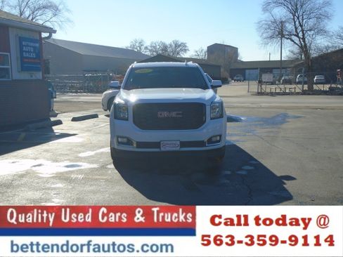 Used 2017 GMC Yukon XL SLT image 4