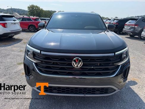 Used 2024 Volkswagen Atlas Cross Sport SE FWD image 7
