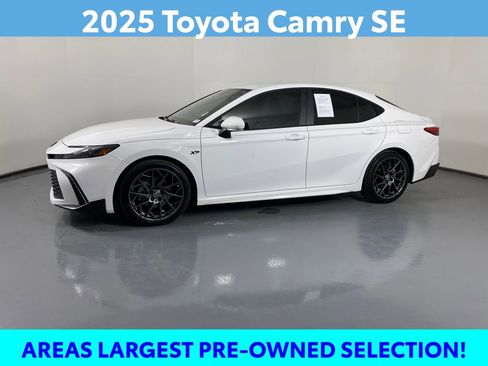 Certified 2025 Toyota Camry SE image 3