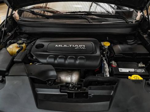 Used 2018 Jeep Cherokee Latitude Plus AWD/4WD image 45