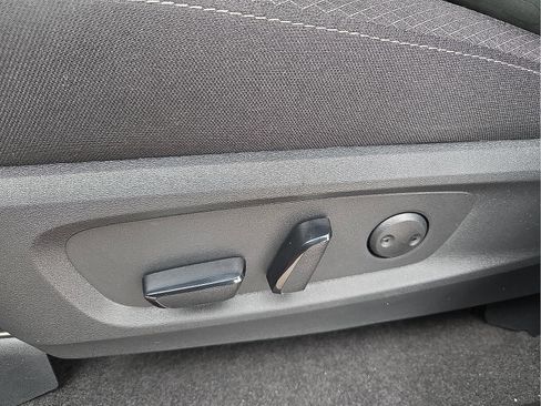 New 2026 Nissan Pathfinder SV image 15