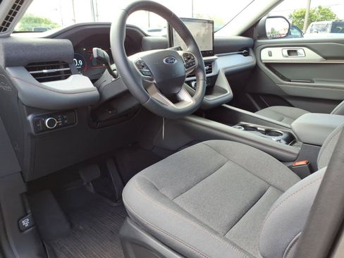 Used 2026 Ford Explorer Active AWD/4WD image 13