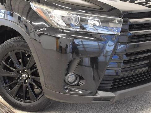 Used 2019 Toyota Highlander SE AWD/4WD image 30
