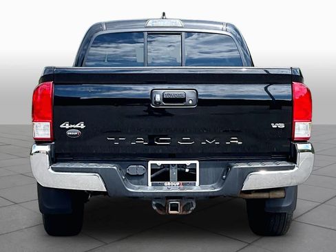Used 2017 Toyota Tacoma SR5 w/ Tow Package AWD/4WD image 5