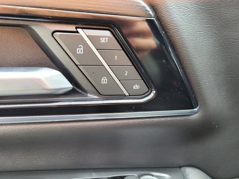 Used 2025 GMC Yukon Denali AWD/4WD image 21