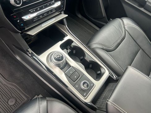 Used 2022 Ford Explorer ST w/ Equipment Group 401A AWD/4WD image 18