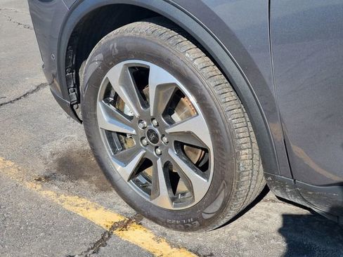 Used 2024 Ford Escape Platinum w/ Premium Technology Package image 33