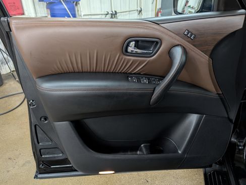 Used 2020 Nissan Armada Platinum image 16