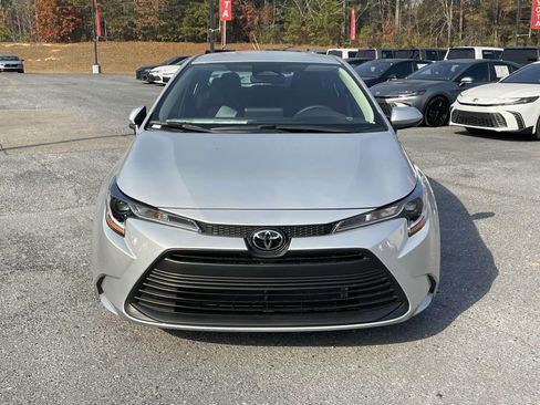 Used 2025 Toyota Corolla LE image 7