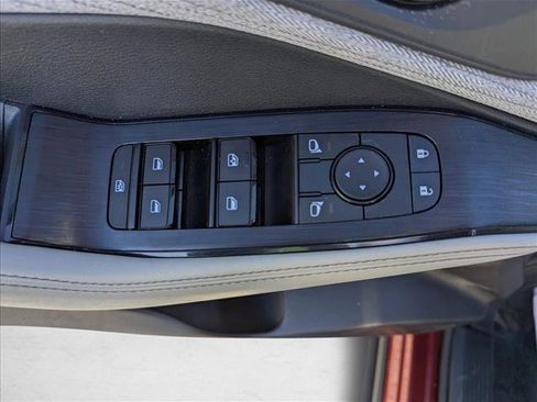 Used 2022 Nissan Rogue SV image 10