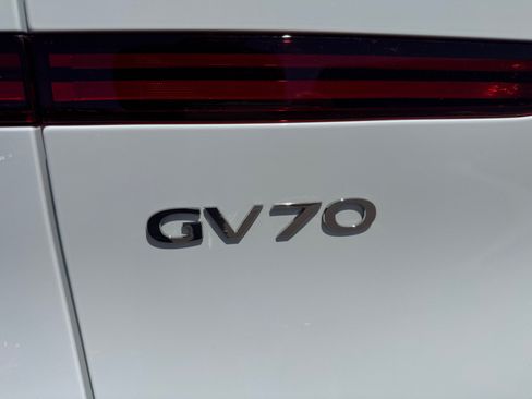 Used 2026 Genesis GV70 2.5T Advanced AWD/4WD image 23