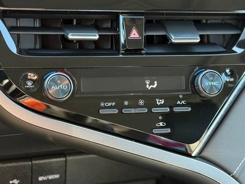 Used 2024 Toyota Camry SE w/ Cold Weather Package image 16