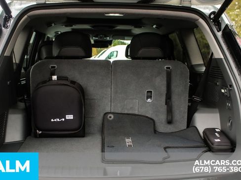 Used 2024 Kia EV9 Land image 25