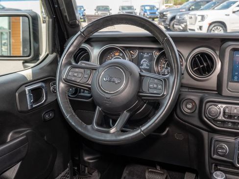 Used 2022 Jeep Wrangler Unlimited Sport AWD/4WD image 19