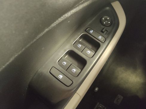 Used 2021 Hyundai Venue SEL FWD image 27