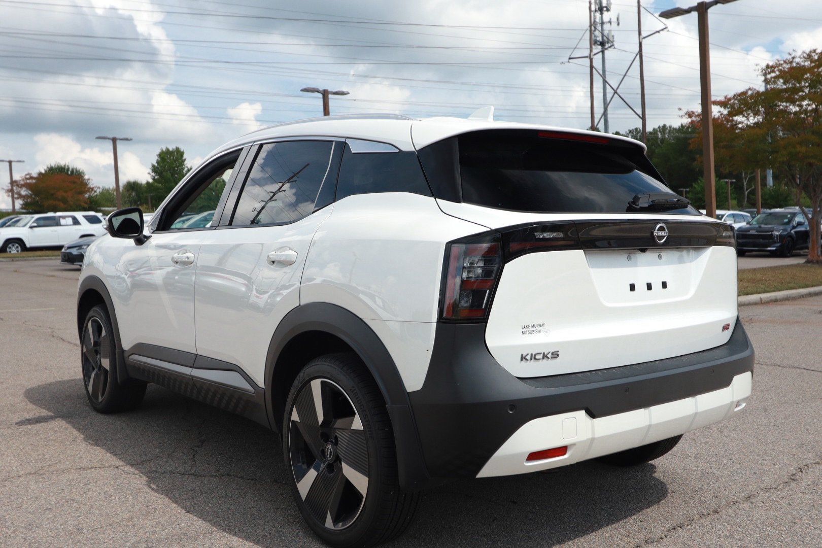 Used 2025 Nissan Kicks SR w/ Interior Electronics Package FWD image 3