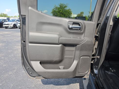 Used 2019 Chevrolet Silverado 1500 Custom Trail Boss w/ Custom Convenience Package AWD/4WD image 13