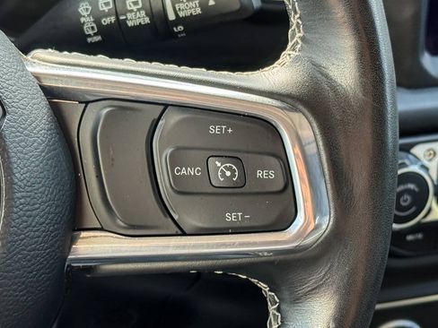 Used 2023 Jeep Wrangler Unlimited Sahara w/ Cold Weather Group AWD/4WD image 31